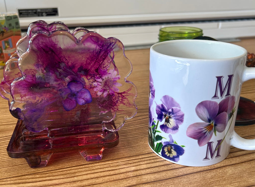 Handmade Purple Floral Resin Coaster Set and Holder– Set of 4